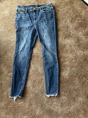 Judy Blue Medium Wash Skinny Jeans with Frayed Hem